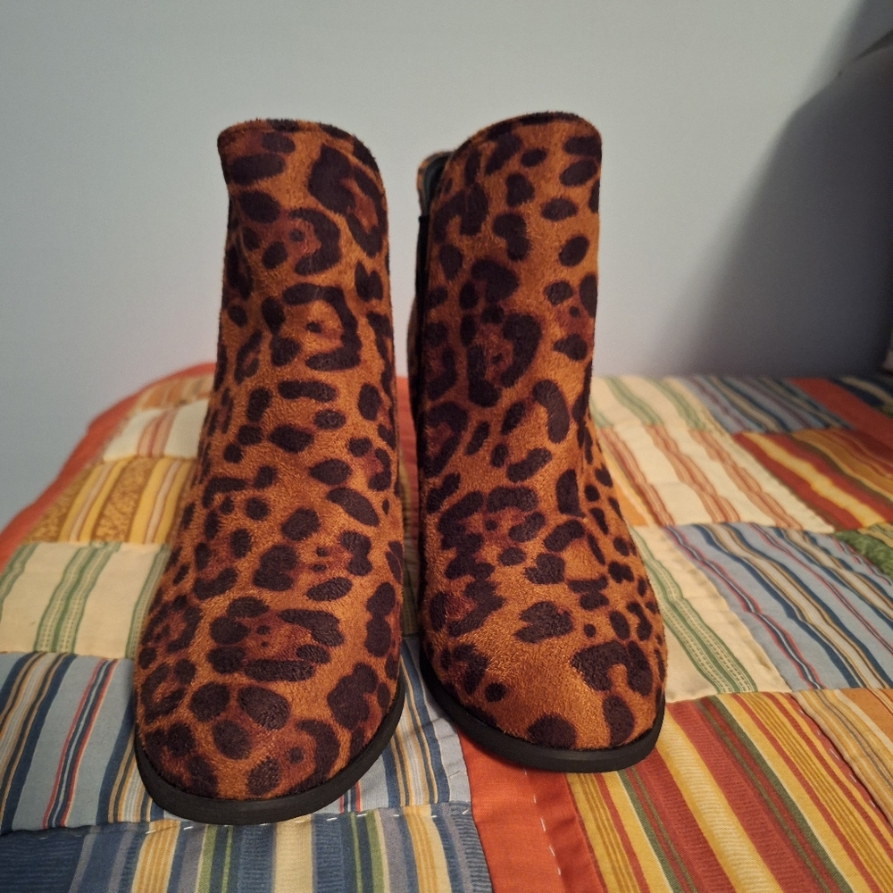 Simply Southern Leopard Print Ankle Boots W/ 3" Heel Size 8